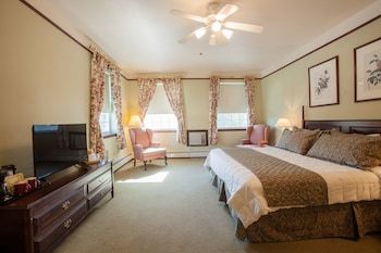 River's Edge Resort