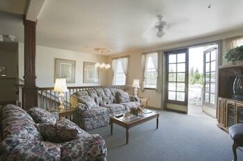 River's Edge Resort
