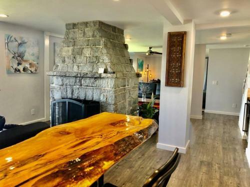 The Lodge @ America?s Switzerland