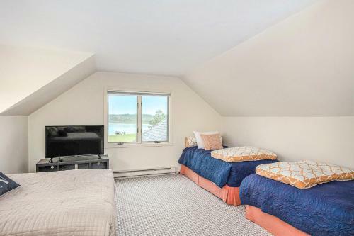 Crooked Lake Luxury
