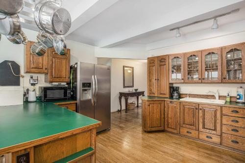 Crooked Lake Luxury