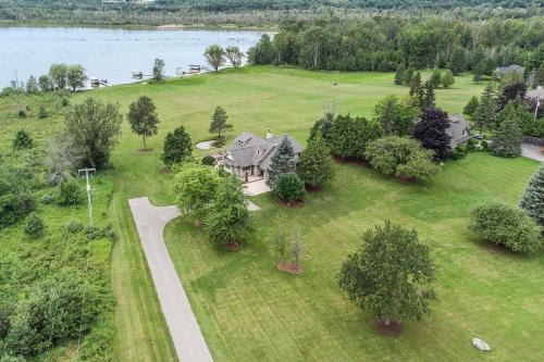 Crooked Lake Luxury