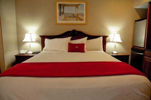 Posada Lake Grassy Inn & Suites