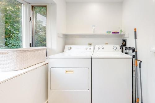 Wellfleet Harbor Hideaway