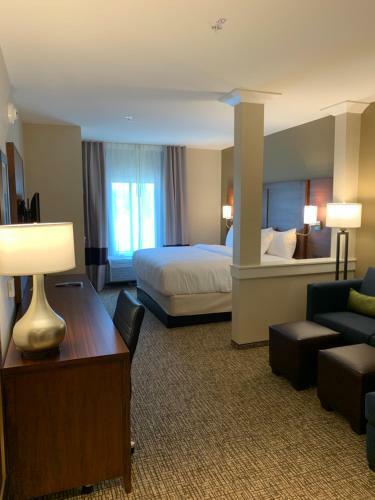 Hotel Comfort Inn & Suites
