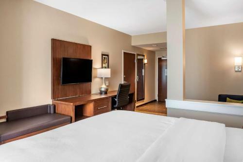 Hotel Comfort Inn & Suites
