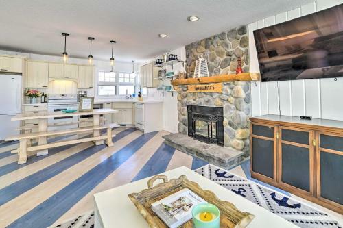 Charming Lake Charlevoix Cottage With Boat Dock