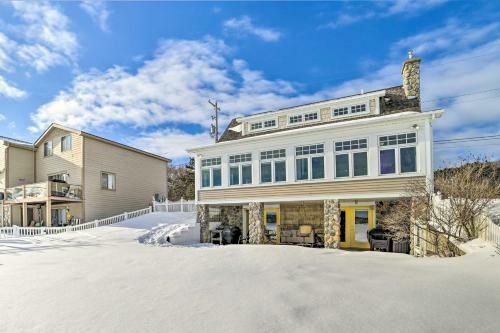 Charming Lake Charlevoix Cottage With Boat Dock