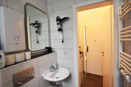Cozy City Apartment - Near Cologne Fair