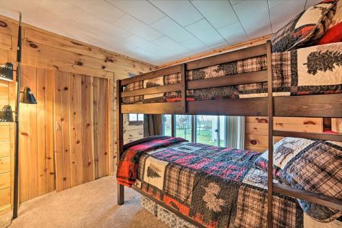 Cozy And Rustic Cottage With Houghton Lake Access