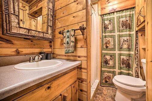 Cozy And Rustic Cottage With Houghton Lake Access