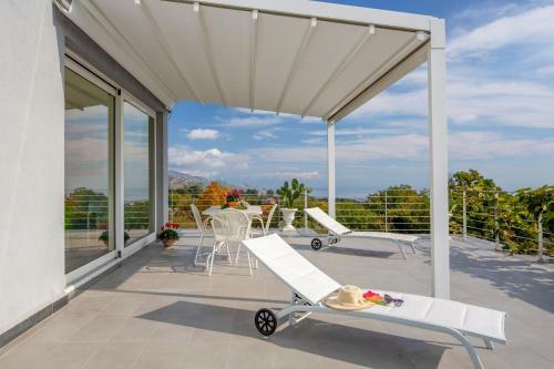 Design Villa In Piedimonte Etneo