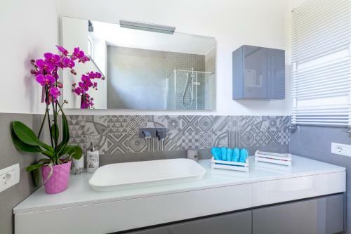 Design Villa In Piedimonte Etneo