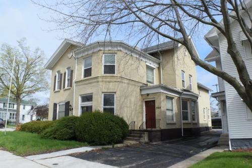 Spacious Apartment In Historic Building Close To Downtown Jackson, Mi