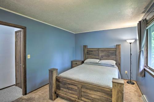 Pet-friendly Ludington Retreat With Fire Pit!