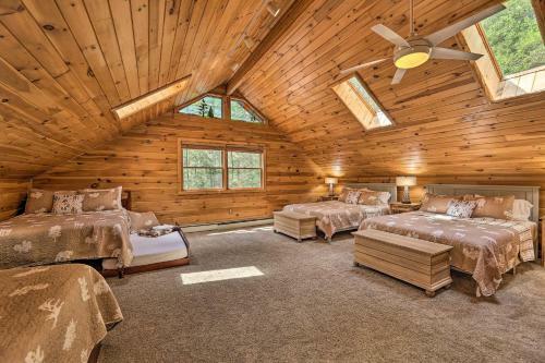 Luxe Riverfront Lodge With Kayaks Near Torch Lake!