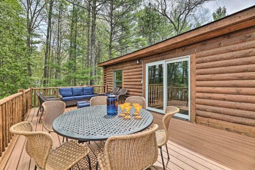 Luxe Riverfront Lodge With Kayaks Near Torch Lake!