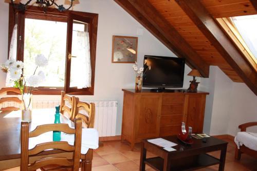Apartamentos L�era De Baix