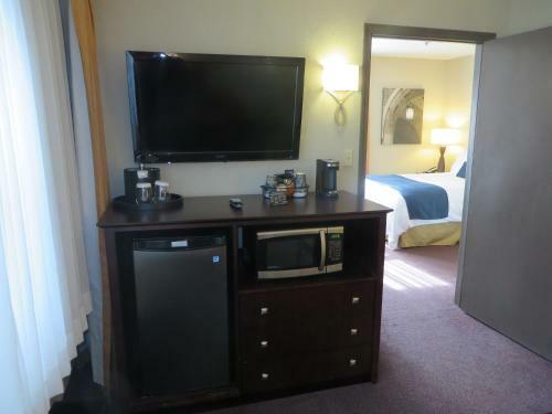 Hotel Ivy Court Inn And Suites
