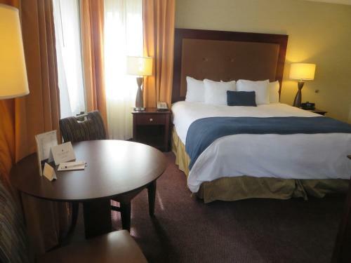 Hotel Ivy Court Inn And Suites