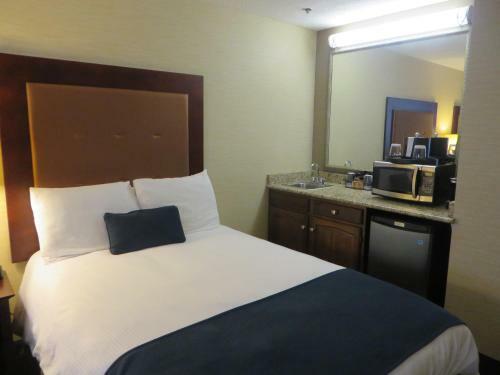 Hotel Ivy Court Inn And Suites