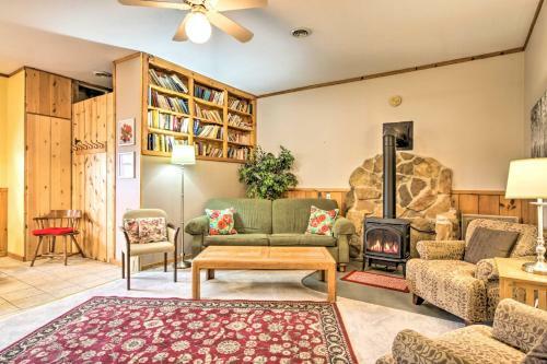 Rural La Crescent Home With Views On Minnesota Bluffs