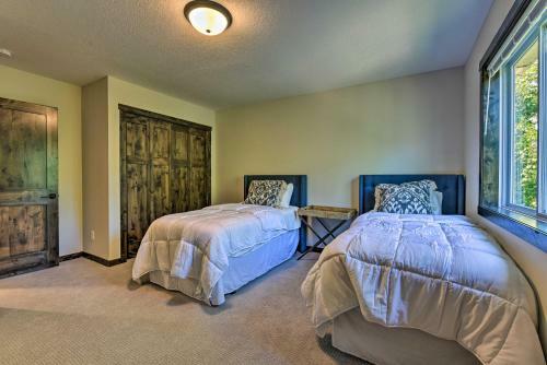 Modern Nisswa Escape With Deck Near Gull Lake!