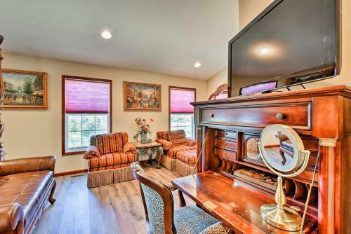 Luxury Minneapolis Townhome 10 Miles From Downtown