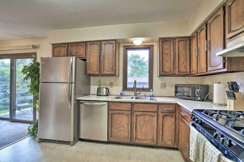 Minneapolis Home W/ Deck - 11 Mi. To Downtown