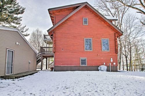 Modern Log Cabin With Rec Room, Steps To Lake!