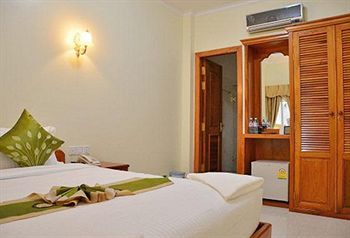 Hostal Green Centre Point Inn