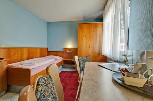 M-hotel