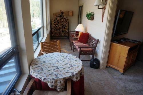1849 Condos At Mammoths Canyon Lodge