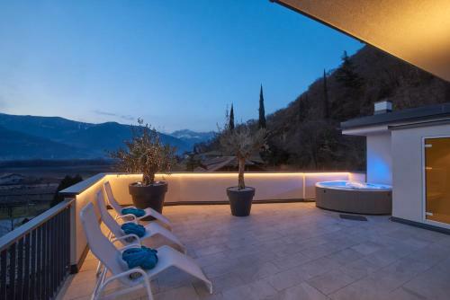 Penthouse & Garden - Luxury Apartment