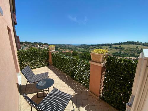 Hostal Red House Accomodation Potenza Picena