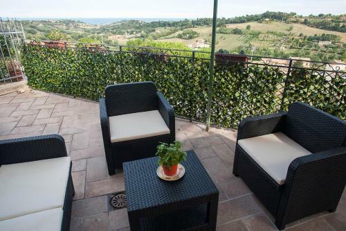 Hostal Red House Accomodation Potenza Picena