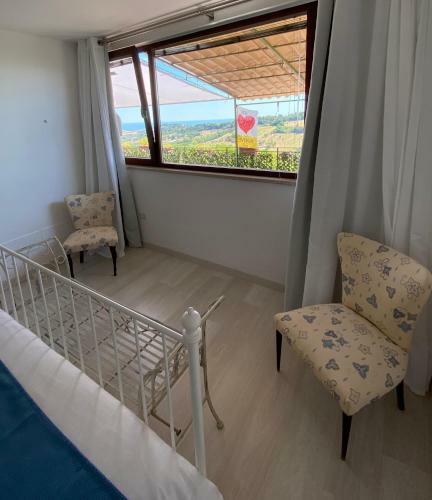 Hostal Red House Accomodation Potenza Picena