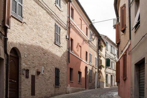 Hostal Red House Accomodation Potenza Picena