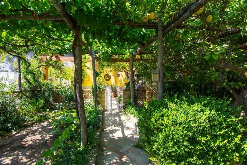 Bed & Breakfast Romantic Suite Overlooking The Sea
