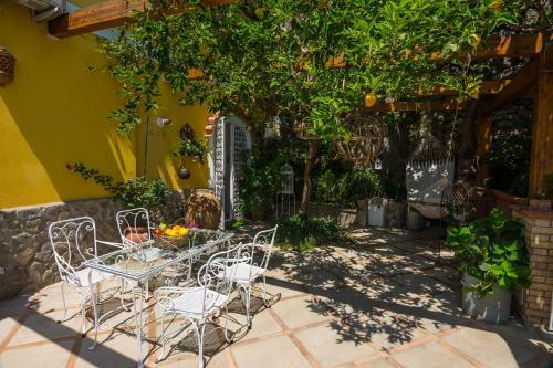 Bed & Breakfast Romantic Suite Overlooking The Sea