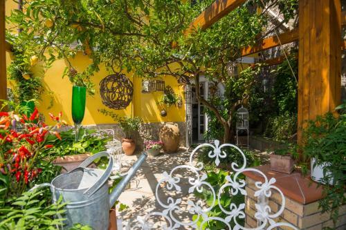 Bed & Breakfast Romantic Suite Overlooking The Sea