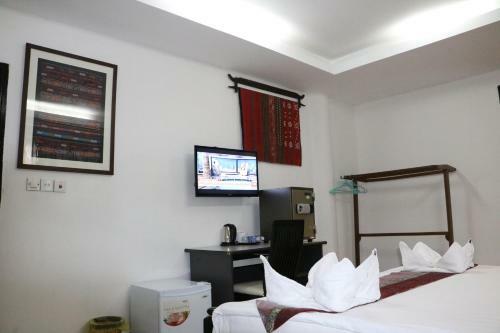 Hometown Hotel