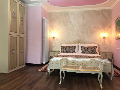 Vecchia Favola House