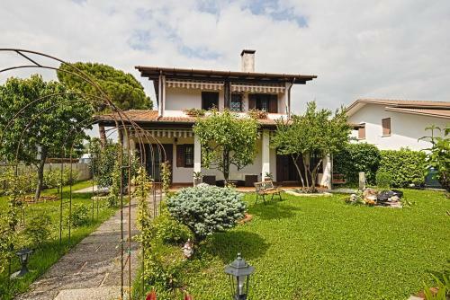 Vecchia Favola House