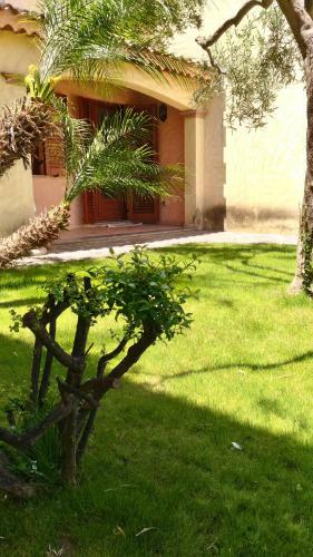 Hostal Nora Guesthouse Rooms And Villas