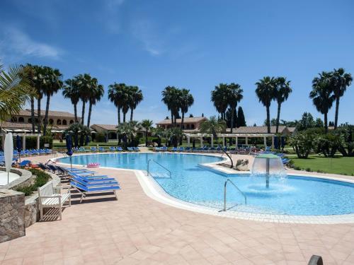Lovely Apartment In Sardegna With Shared Garden