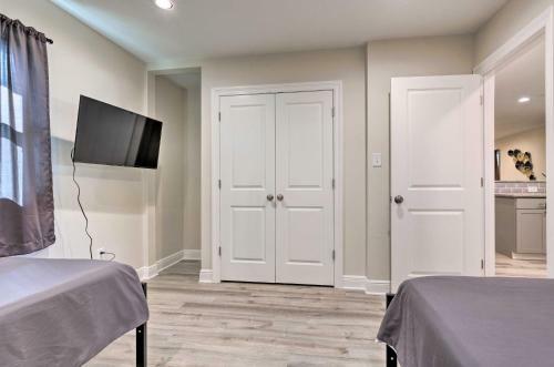 Spacious Gulfport Home With Yard 1 Mi To Beach
