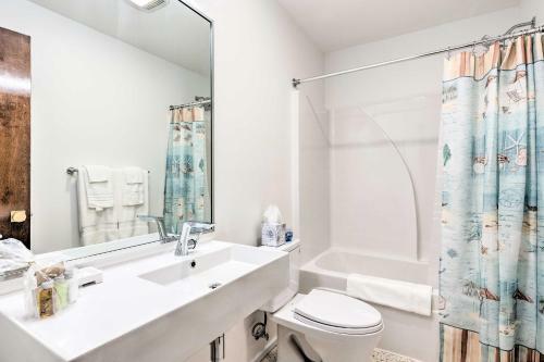 Mid-century Dream Home Less Than Half-mile To Beach!