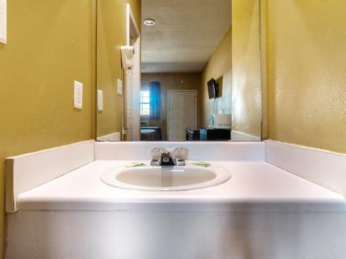 Oyo Hotel Ruleville Route 49w