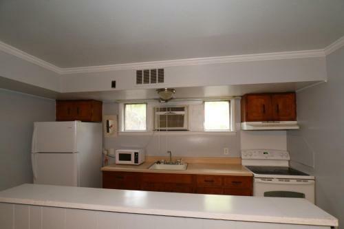 University Motel And Suites